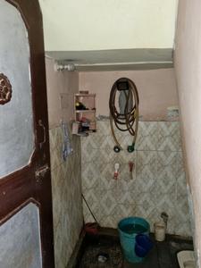 Common Bathroom Image of 378 Sq.ft 1.5 BHK Independent House for sale in Dwarka Mor New Delhi for Rs. 6500000