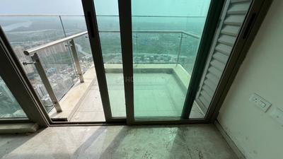 Balcony Image of 2080 Sq.ft 3.5 BHK Apartment / Flat for sale in Sheth Auris Serenity, Malad West Mumbai for Rs. 58000000