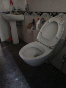 Common Bathroom Image of 1200 Sq.ft 3 BHK Apartment / Flat for sale in K Raheja Gardens, Wanwadi Pune for Rs. 12000000