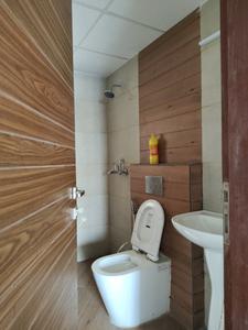 Common Bathroom Image of 1085 Sq.ft 2 BHK Apartment / Flat for sale in ACE Parkway, Sector 150 Noida for Rs. 14900000