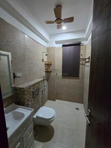 Bathroom Image of 1467 Sq.ft 4 BHK Builder Floor for rent in Ansal Esencia Sector 67, Sector 67 Gurgaon for Rs. 60000