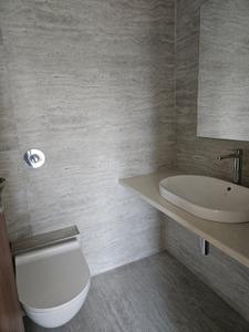 Bathroom Image of 775 Sq.ft 2 BHK Apartment / Flat for sale in Platinumcorp Oceanic, Khar West Mumbai for Rs. 38900000