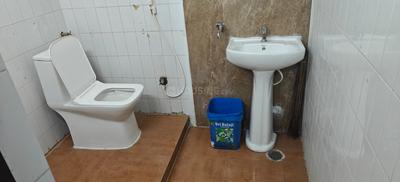 Image of 1250 Sq.ft 2 BHK Apartment / Flat for rent in Garden Towers, Banjara Hills, Hyderabad for Rs. 40000