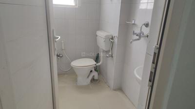 Bathroom Image of 1450 Sq.ft 3 BHK Apartment / Flat for rent in Rukanpura Patna for Rs. 18000