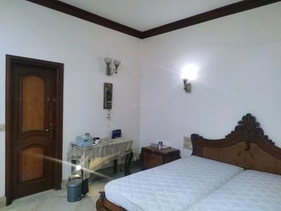 Bedroom Image of 6900 Sq.ft 5 BHK Independent House for sale in Sector 15A Noida for Rs. 195000000