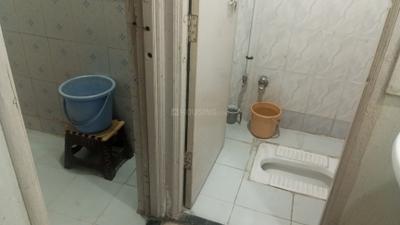 Bathroom Image of 600 Sq.ft 1 BHK Apartment / Flat for rent in Kothrud Pune for Rs. 16000