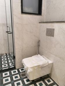 Common Bathroom One Image of 2400 Sq.ft 4 BHK Builder Floor for rent in Palam Vihar Gurgaon for Rs. 70000