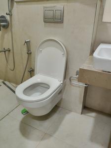 Common Bathroom Image of 1050 Sq.ft 2 BHK Apartment / Flat for sale in Shapoorji Pallonji Vicinia, Powai Mumbai for Rs. 32200000