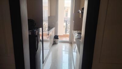 Kitchen Image of 1600 Sq.ft 3 BHK Builder Floor for rent in Raj One Good Earth, Sector 71 Gurgaon for Rs. 42000