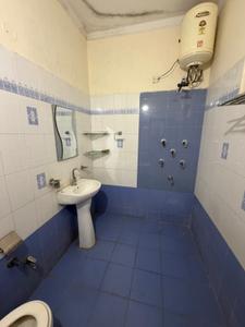 Bathroom Image of 1200 Sq.ft 1 BHK Builder Floor for rent in Bhai Randhir Singh Nagar Ludhiana for Rs. 16500