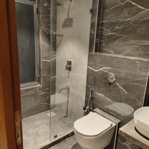 Bathroom Image of 1200 Sq.ft 3 BHK Apartment / Flat for rent in Ekta Crest, Chembur Mumbai for Rs. 145000