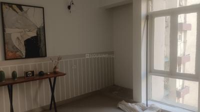 Bedroom Image of 1700 Sq.ft 3 BHK Apartment / Flat for sale in Cosmos Golden Heights, Crossings Republik Ghaziabad for Rs. 10800000