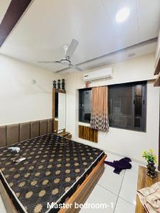 Bedroom Image of 1440 Sq.ft 3 BHK Apartment / Flat for rent in Shivshakti Royal Glory, Vaishno Devi Circle Ahmedabad for Rs. 35000