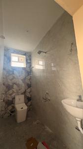 Bathroom Image of 1100 Sq.ft 2 BHK Builder Floor for rent in Ottiyambakkam Chennai for Rs. 20000