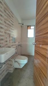 Bathroom Image of 860 Sq.ft 2 BHK Apartment / Flat for sale in Akshay Paradise, Chembur Mumbai for Rs. 17000000