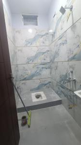 Bathroom Image of 1000 Sq.ft 2 BHK Builder Floor for rent in Sudama Nagar Indore for Rs. 16000