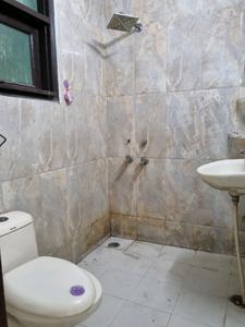 Common Bathroom Image of 1080 Sq.ft 3 BHK Builder Floor for sale in DDA Residential Flats, Sector 8 Dwarka New Delhi for Rs. 14500000