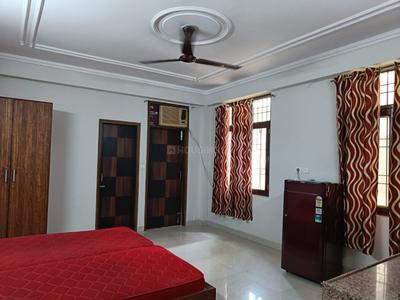 Bedroom Image of 550 Sq.ft 1 RK Apartment / Flat for rent in DDA Sarita Vihar Pocket D RWA, Sarita Vihar New Delhi for Rs. 17000