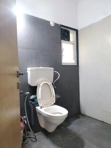 Common Bathroom Image of 1400 Sq.ft 3 BHK Apartment / Flat for rent in Metro Greens, Kondhwa Budruk Pune for Rs. 35000