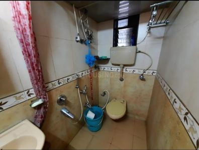 Bathroom Image of 1050 Sq.ft 3 BHK Apartment / Flat for sale in Andheri West Mumbai for Rs. 29000000