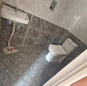 Bathroom Image of 450 Sq.ft 1 RK Apartment / Flat for rent in Marathahalli Bengaluru for Rs. 20000