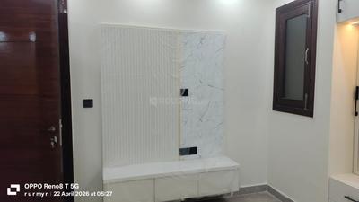 Bedroom Image of 1125 Sq.ft 3 BHK Builder Floor for rent in Anand Vihar New Delhi for Rs. 50000