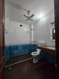 Bathroom Image of 1800 Sq.ft 3 BHK Builder Floor for rent in Anand Vihar New Delhi for Rs. 61000
