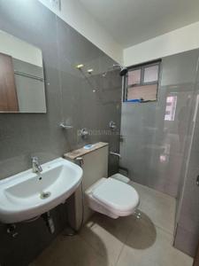 Bathroom Image of 1650 Sq.ft 3 BHK Apartment / Flat for rent in Captown Enhance, Shilaj Ahmedabad for Rs. 35000