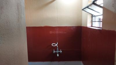 Bathroom Image of 800 Sq.ft 2 BHK Independent House for rent in Chandannagar Hooghly for Rs. 9000