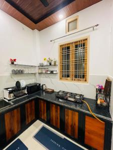 Kitchen Image of 2400 Sq.ft 2 BHK Independent House for rent in Gomti Nagar Lucknow for Rs. 36000