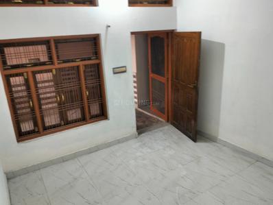 Hall Image of 600 Sq.ft 2 BHK Builder Floor for rent in Rajajipuram Lucknow for Rs. 9500