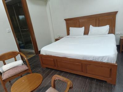 Bedroom Image of 2500 Sq.ft 4 BHK Builder Floor for sale in Saket New Delhi for Rs. 61500000