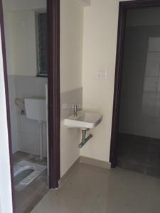 Bathroom Image of 483 Sq.ft 1 BHK Apartment / Flat for rent in Skylark Apartments RVR 7A At Riverview City, Loni Kalbhor Pune for Rs. 12000