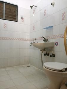 Common Bathroom Image of 1200 Sq.ft 2 BHK Apartment / Flat for rent in Lakeview Residency Bengaluru for Rs. 20000