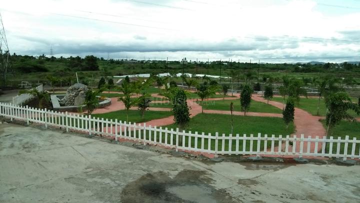 The Hamlet Theur Main Image 1