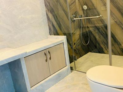 Bathroom Image of 2000 Sq.ft 4 BHK Apartment / Flat for rent in Runwal Elegante Tower A, Andheri West Mumbai for Rs. 240000