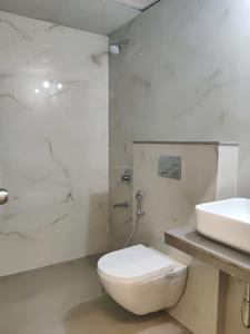 Common Bathroom One Image of 950 Sq.ft 2 BHK Apartment / Flat for sale in Piramal Vaikunth , Thane West Thane for Rs. 14500000