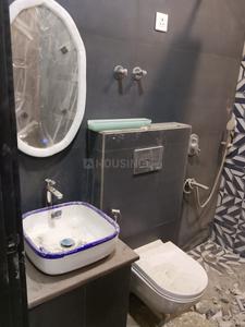 Bathroom Image of 1400 Sq.ft 3 BHK Apartment / Flat for rent in Vasant Kunj New Delhi for Rs. 55000