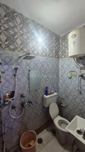 Bathroom Image of 623 Sq.ft 1.5 BHK Apartment / Flat for sale in Rajendra Nagar Ghaziabad for Rs. 3200000