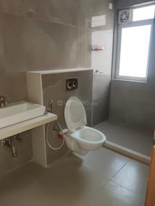 Bathroom Image of 1200 Sq.ft 3 BHK Apartment / Flat for rent in New Alkapuri Vadodara for Rs. 27000