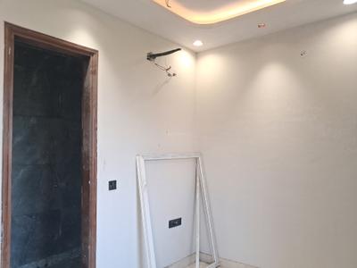 Bedroom Image of 900 Sq.ft 3 BHK Builder Floor for sale in Paschim Vihar New Delhi for Rs. 21000000