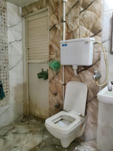 Common Bathroom Image of 900 Sq.ft 2.5 BHK Apartment / Flat for sale in Rosa Gardenia, Kasarvadavali Thane for Rs. 11000000