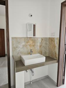 Bathroom Image of 1000 Sq.ft 2 BHK Apartment / Flat for rent in Oxy Beaumonde, Viman Nagar Pune for Rs. 45000