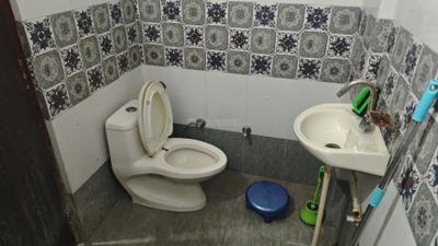 Bathroom Image of 1800 Sq.ft 2 BHK Builder Floor for rent in Chitrakoot Jaipur for Rs. 20000