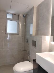 Common Bathroom Image of 3350 Sq.ft 5 BHK Apartment / Flat for sale in Seasons Heights, Santacruz West Mumbai for Rs. 190000000