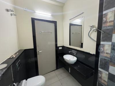 Bathroom Image of 3500 Sq.ft 3.5 BHK Builder Floor for rent in Uppilipalayam Coimbatore for Rs. 60000