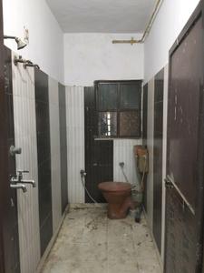 Common Bathroom Image of 450 Sq.ft 1 BHK Apartment / Flat for sale in Shahdara New Delhi for Rs. 2500000