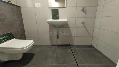 Bathroom Image of 1991 Sq.ft 4.5 BHK Apartment / Flat for sale in TVS Emerald Verde Vista, Padur Chennai for Rs. 16490000