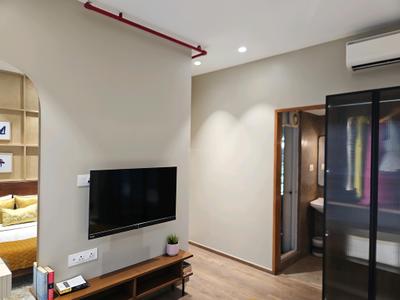Bedroom Image of 650 Sq.ft 2 BHK Apartment / Flat for sale in Shapoorji Pallonji The Canvas Residences, Sewri Mumbai for Rs. 24400000