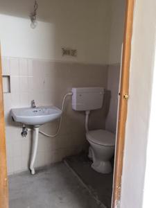 Bathroom Image of 1500 Sq.ft 3 BHK Independent House for rent in Porur Chennai for Rs. 23000